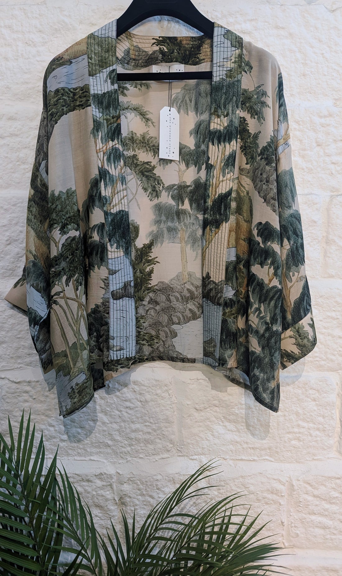 One Hundred Stars Print Short Kimono Jacket in Rivers and Trees Natural Print - KIMRVTNAT