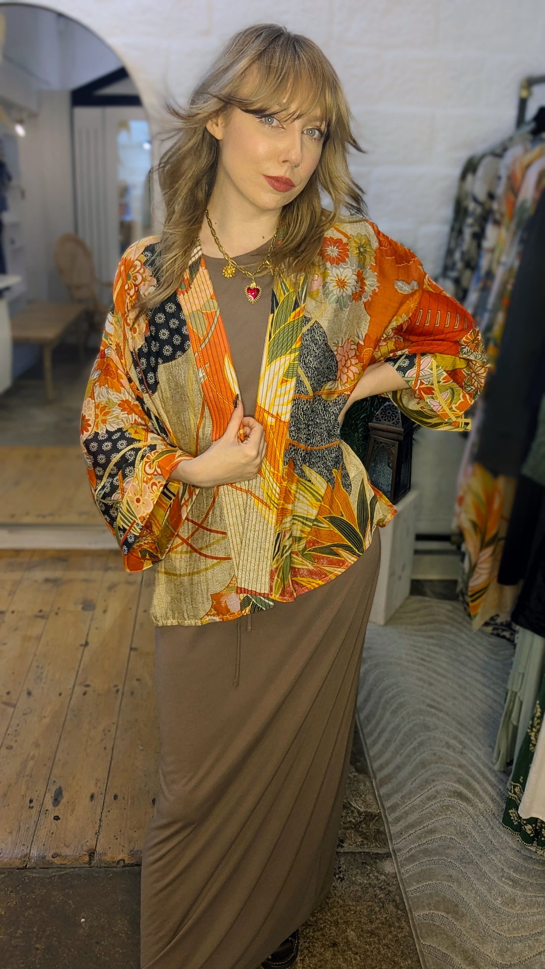 One Hundred Stars Print Short Kimono Jacket in Scarlet Fans Print - KIMFANSCA