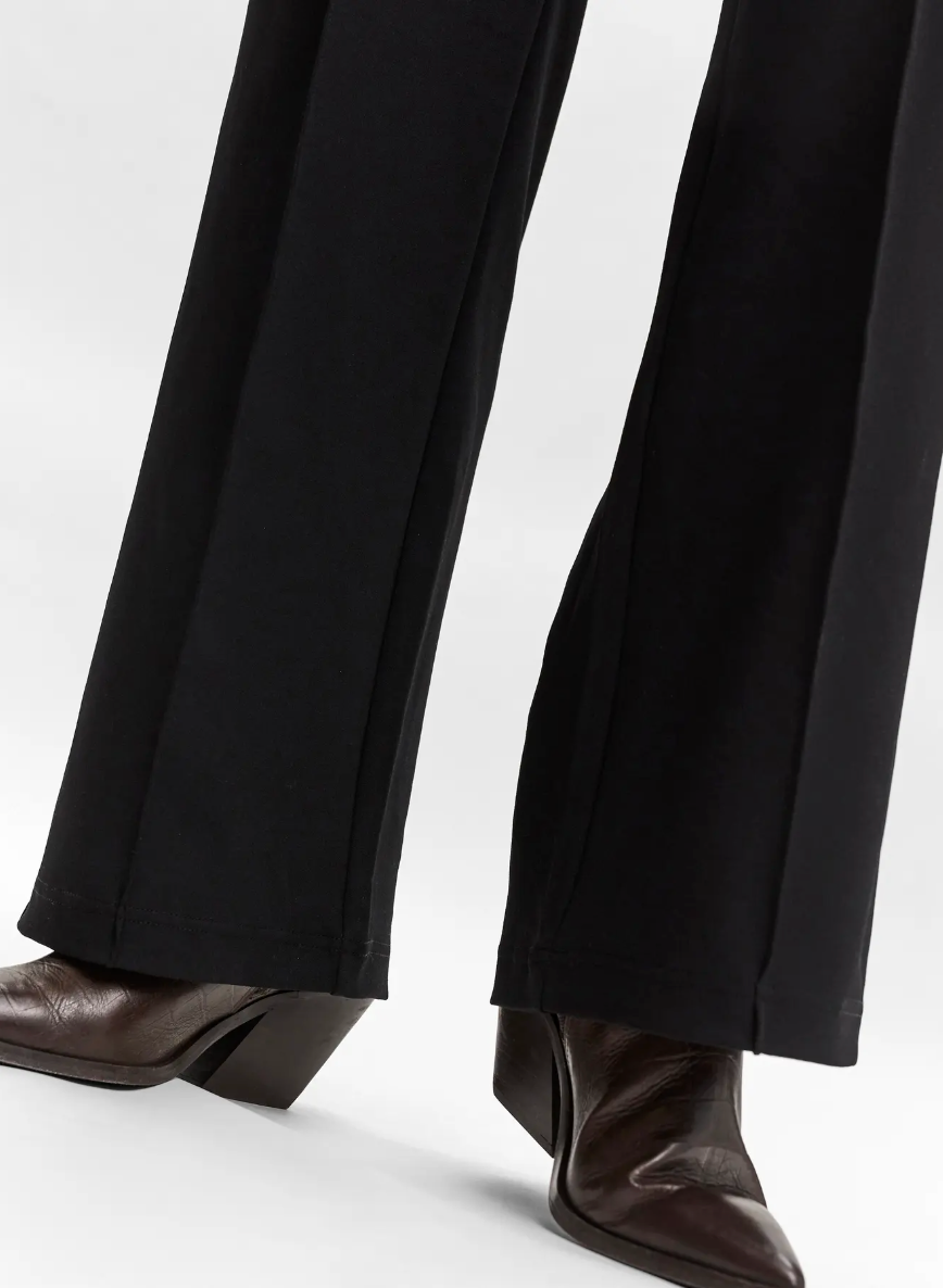 BECKY Pull On Trousers in Black
