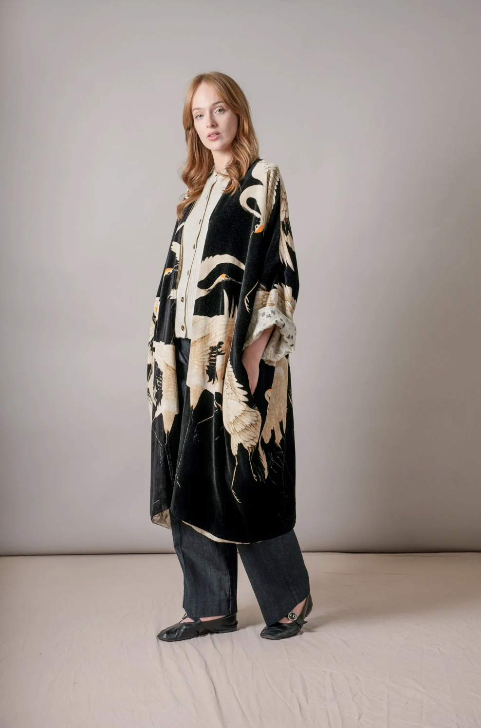 Velvet Grande Pocket Kimono in Black Stork Print - VGRSTOBLK