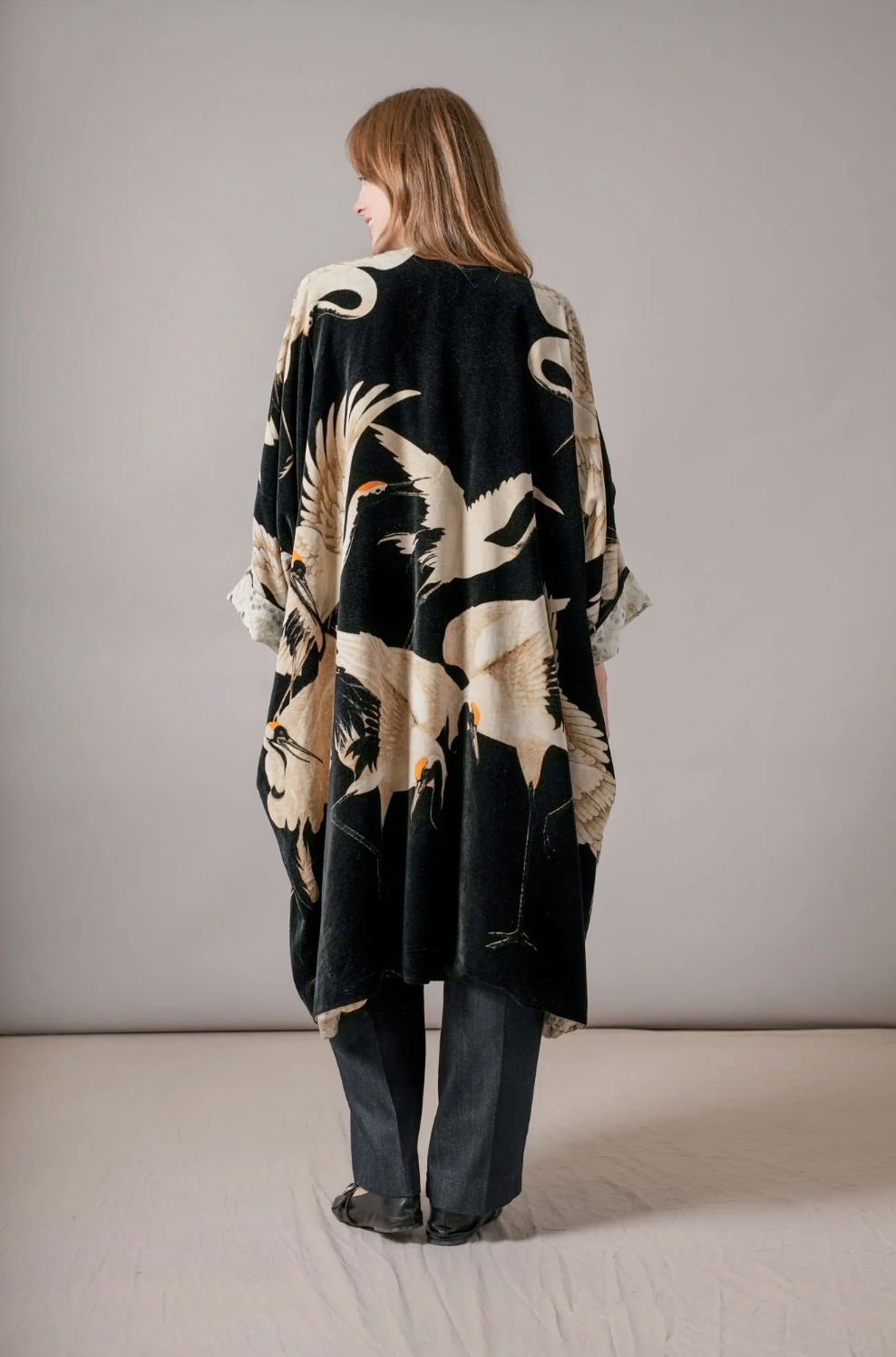 Velvet Grande Pocket Kimono in Black Stork Print - VGRSTOBLK