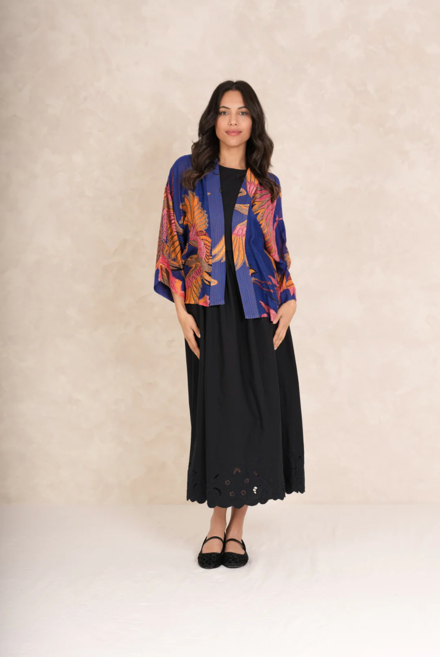 One Hundred Stars Short Lightweight Kimono in Cobalt Blue Crane Print - KIMCRACOB