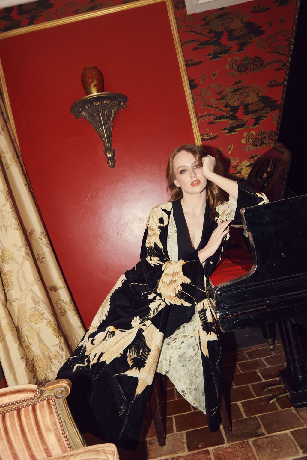 Velvet Grande Pocket Kimono in Black Stork Print - VGRSTOBLK