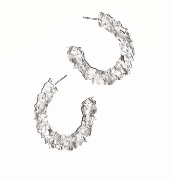 Ruffed Up Hammered Effect Hoop Earrings in Silver - LF820 Earrings Hot Tomato