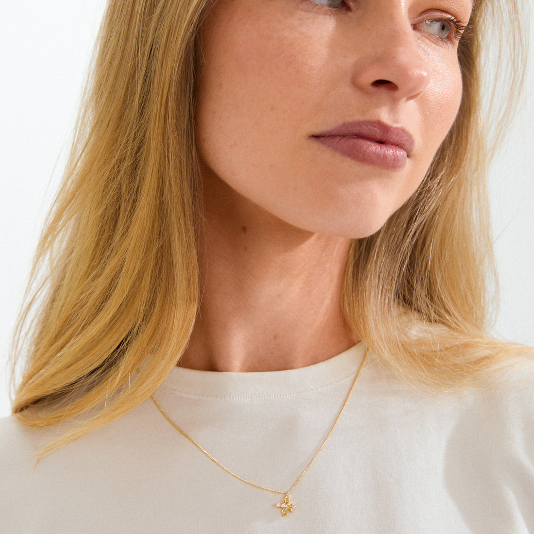 RACE Flower Necklace in Gold