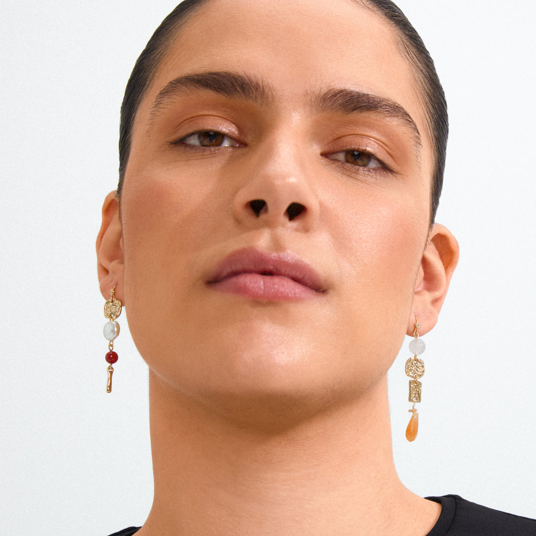 TRACE Drop Irregular Earrings in Gold with Red and Orange Beads