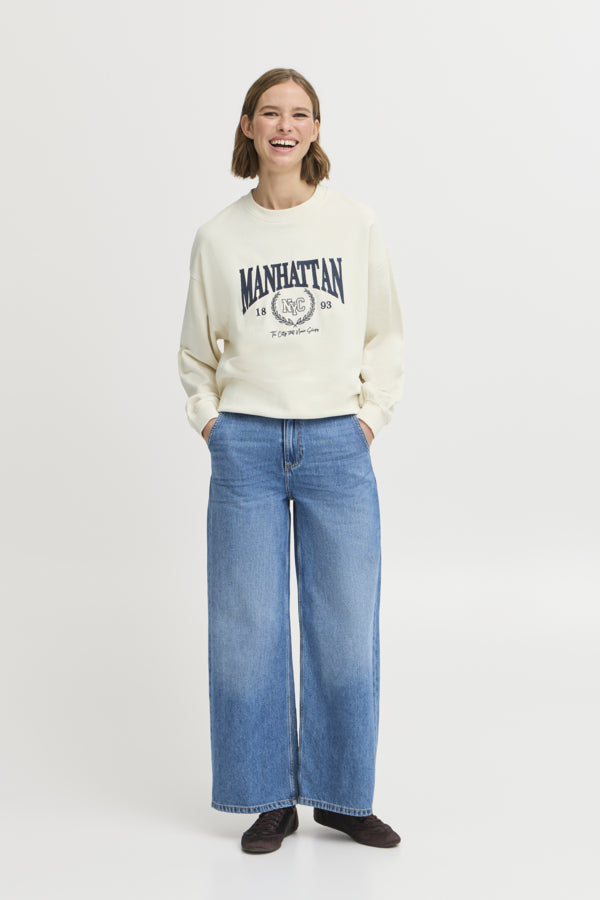 SOMA Manhattan Sweatshirt in Cream