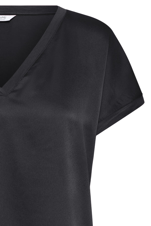 SELITA Silky Front V Neck Short Sleeve Tee in Black