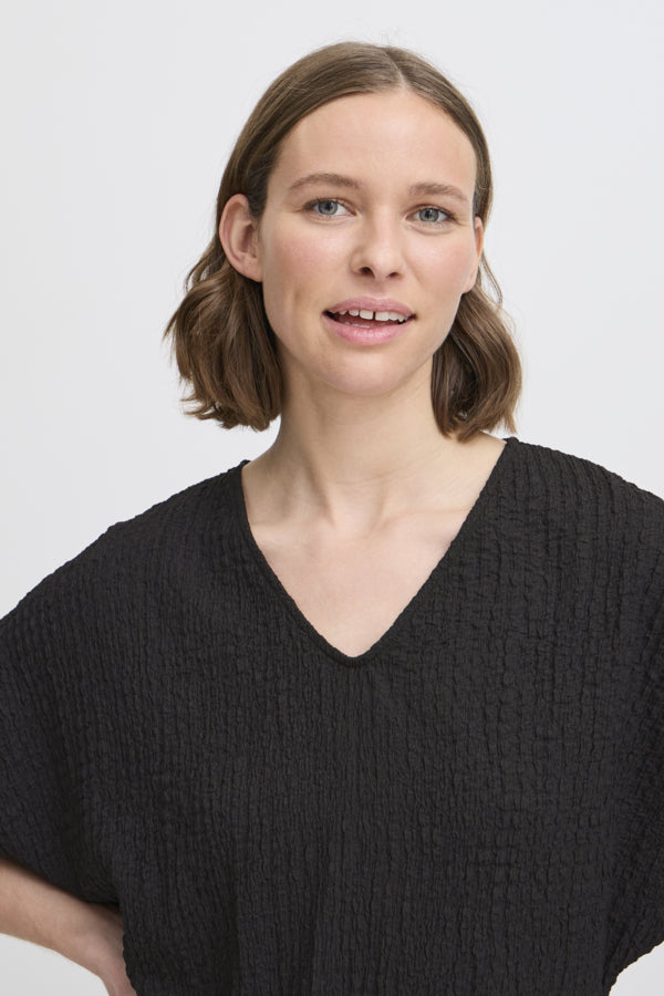 UMMI V Neck Textured Tee in Black