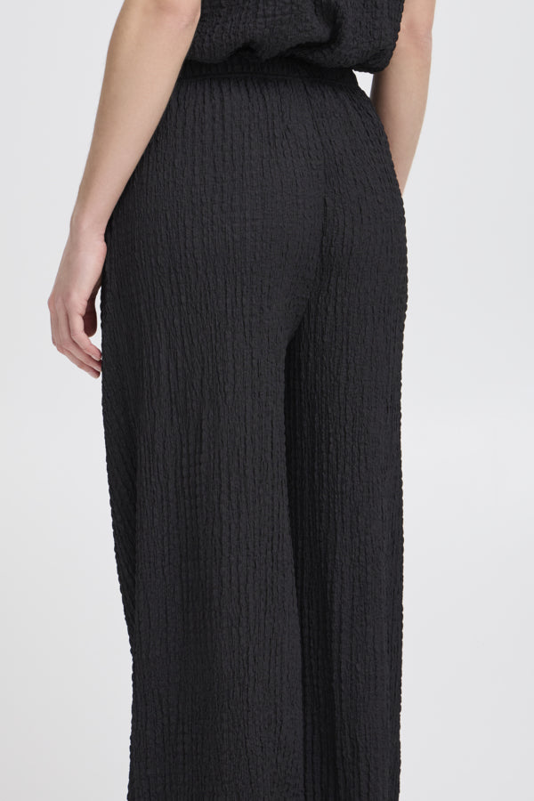 UMMI Textured Crop Trousers in Black