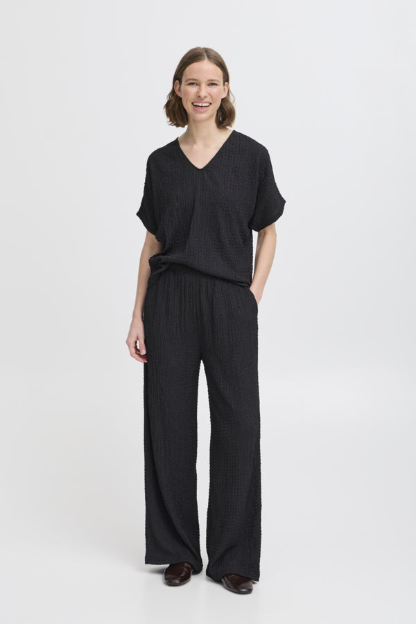 UMMI Textured Crop Trousers in Black