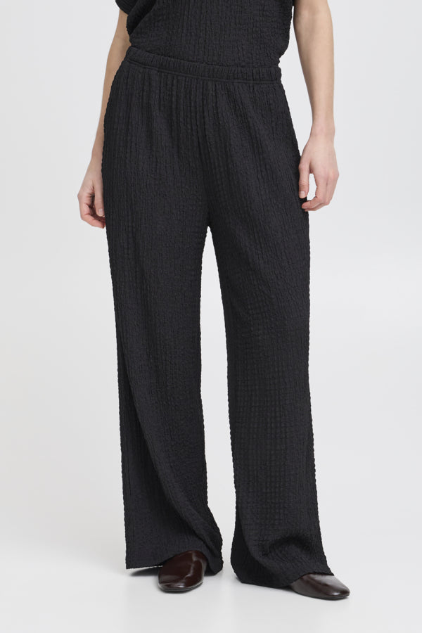 UMMI Textured Crop Trousers in Black