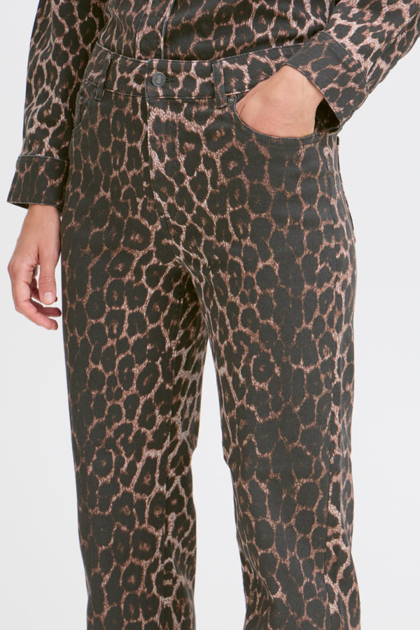 KENNA Wide Leg Cotton Jeans in Classic Leopard Print