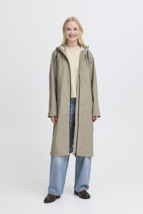AVAN 6 Long Raincoat in Vetiver