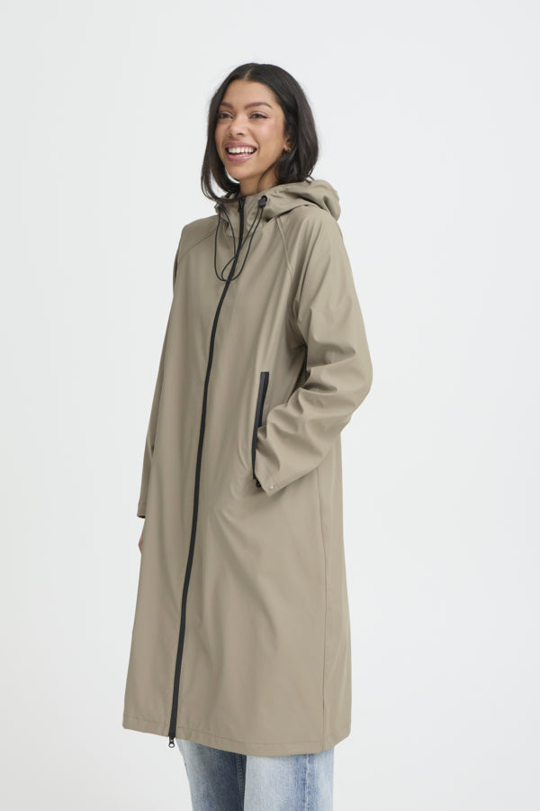 AVAN 6 Long Raincoat in Vetiver