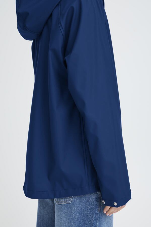 AVAN 9 Short Raincoat in Bright Blue