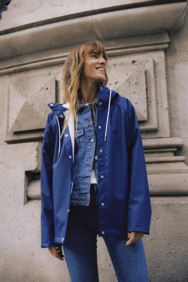 AVAN 9 Short Raincoat in Bright Blue