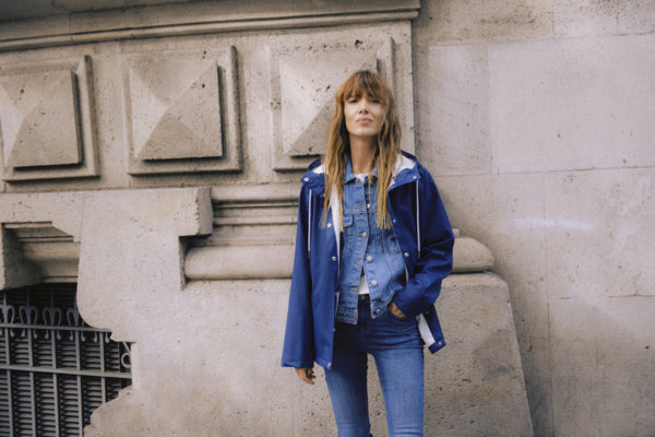 AVAN 9 Short Raincoat in Bright Blue