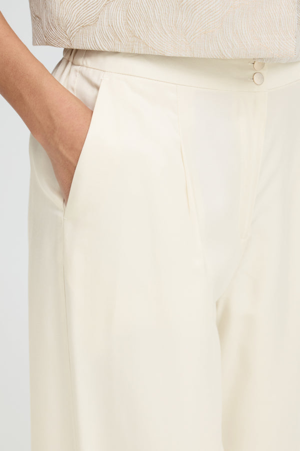 DALIANA Linen Look Wide Leg Tailored Trousers in Cream