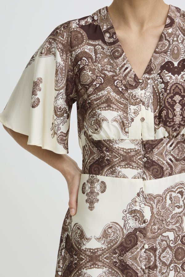 JANNIKE 2 Short Sleeve Silky Dress in Chocolate Paisley Print
