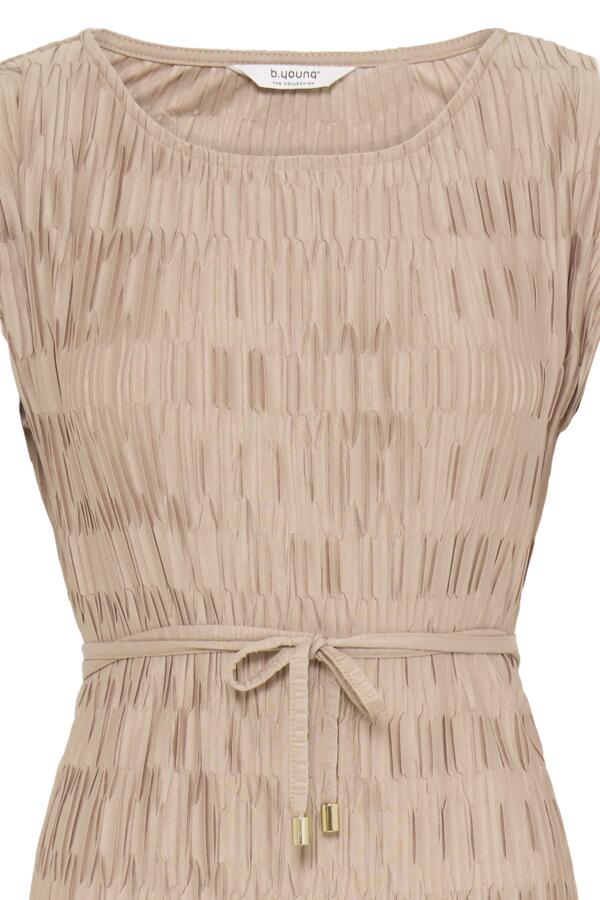 UVIKA Textured Lightweight Short Sleeve Dress in Stucco Sand