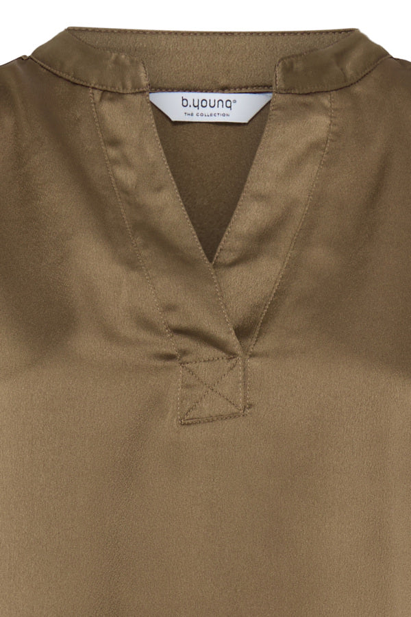 SELITA Silky Short Sleeve V Neck Top in Sepia