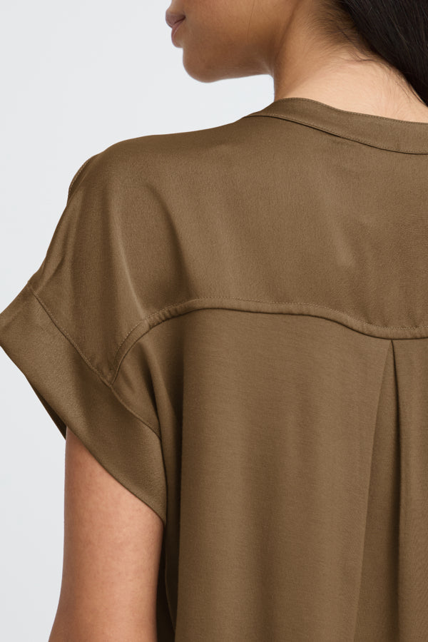 SELITA Silky Short Sleeve V Neck Top in Sepia