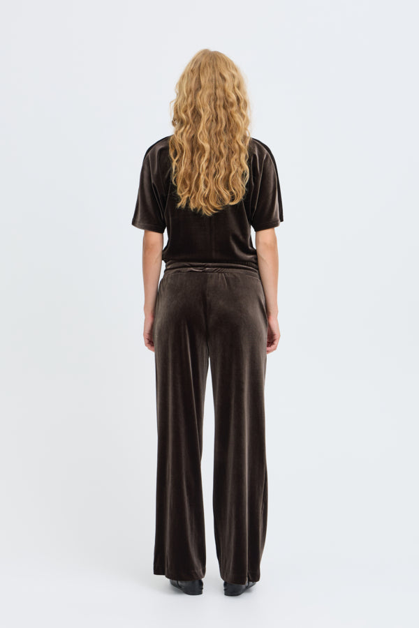 PERLINA Velour Joggers in Java Brown