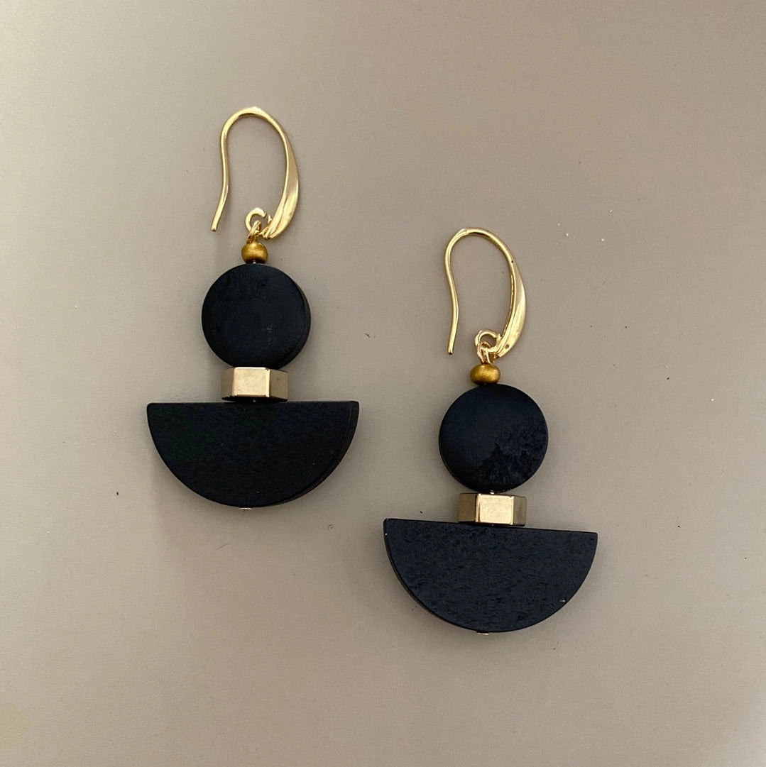 Black and Gold Light Weight Statement Earrings MRLE05