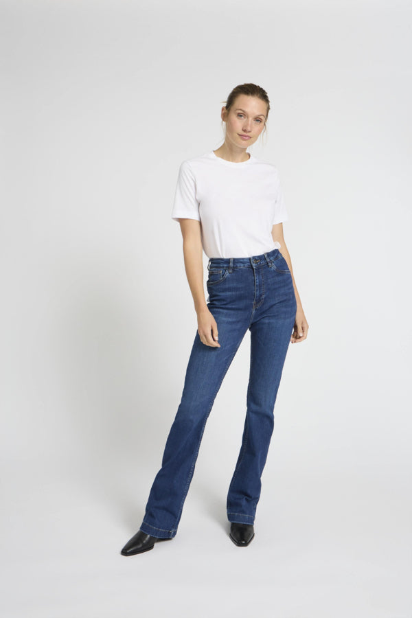BECCA Bootcut Premium Jeans in Dark Blue Denim