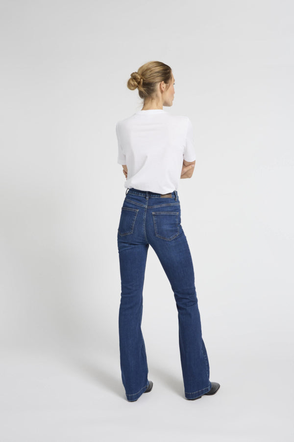 BECCA Bootcut Premium Jeans in Dark Blue Denim