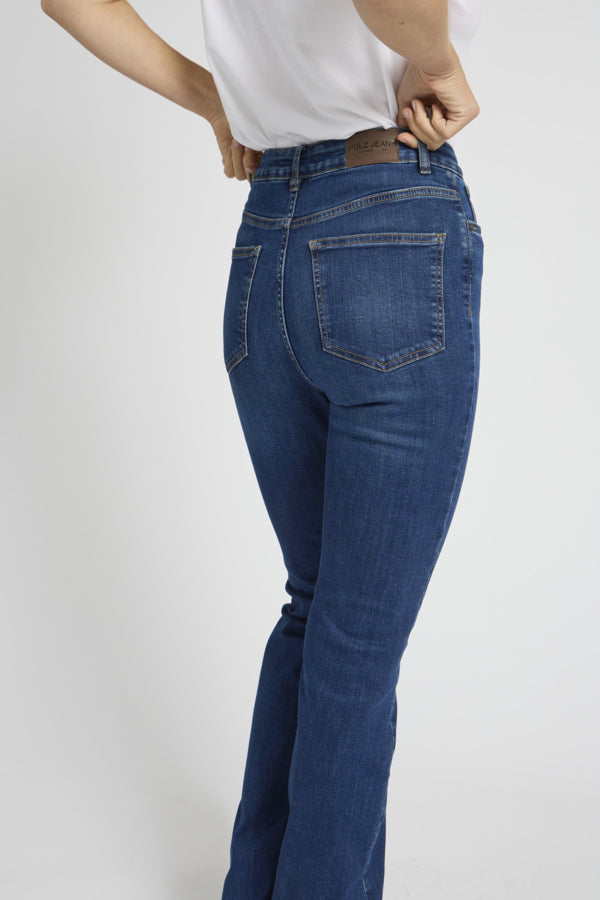 BECCA Bootcut Premium Jeans in Dark Blue Denim