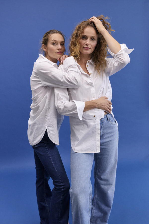 BECCA Bootcut Premium Jeans in Dark Blue Denim