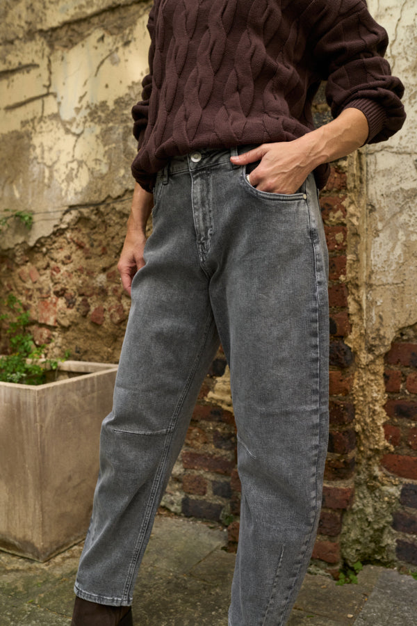 ANNI High Waist Premium Barrel Jeans in Grey