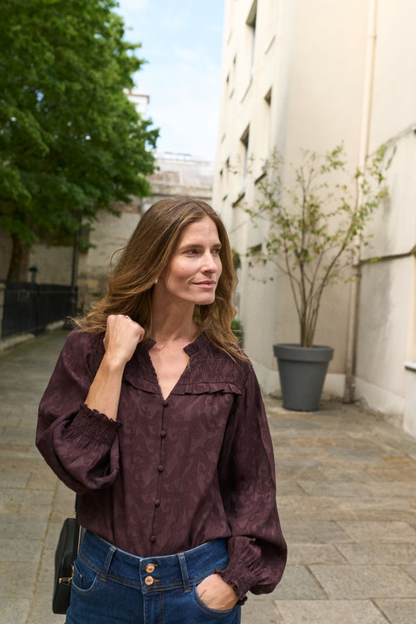 DINEA Blouse in Chocolate