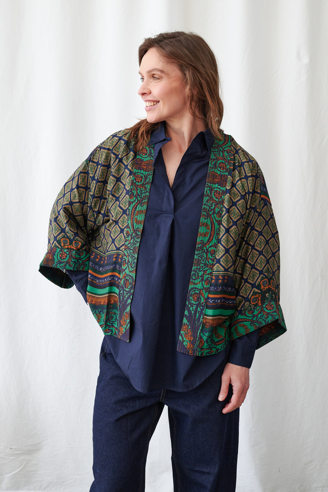 One Hundred Stars Lightweight Short Kimono in Emerald Amulet Print - KIMAMUEML