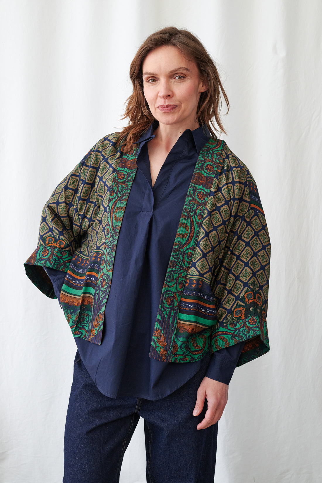 One Hundred Stars Lightweight Short Kimono in Emerald Amulet Print - KIMAMUEML