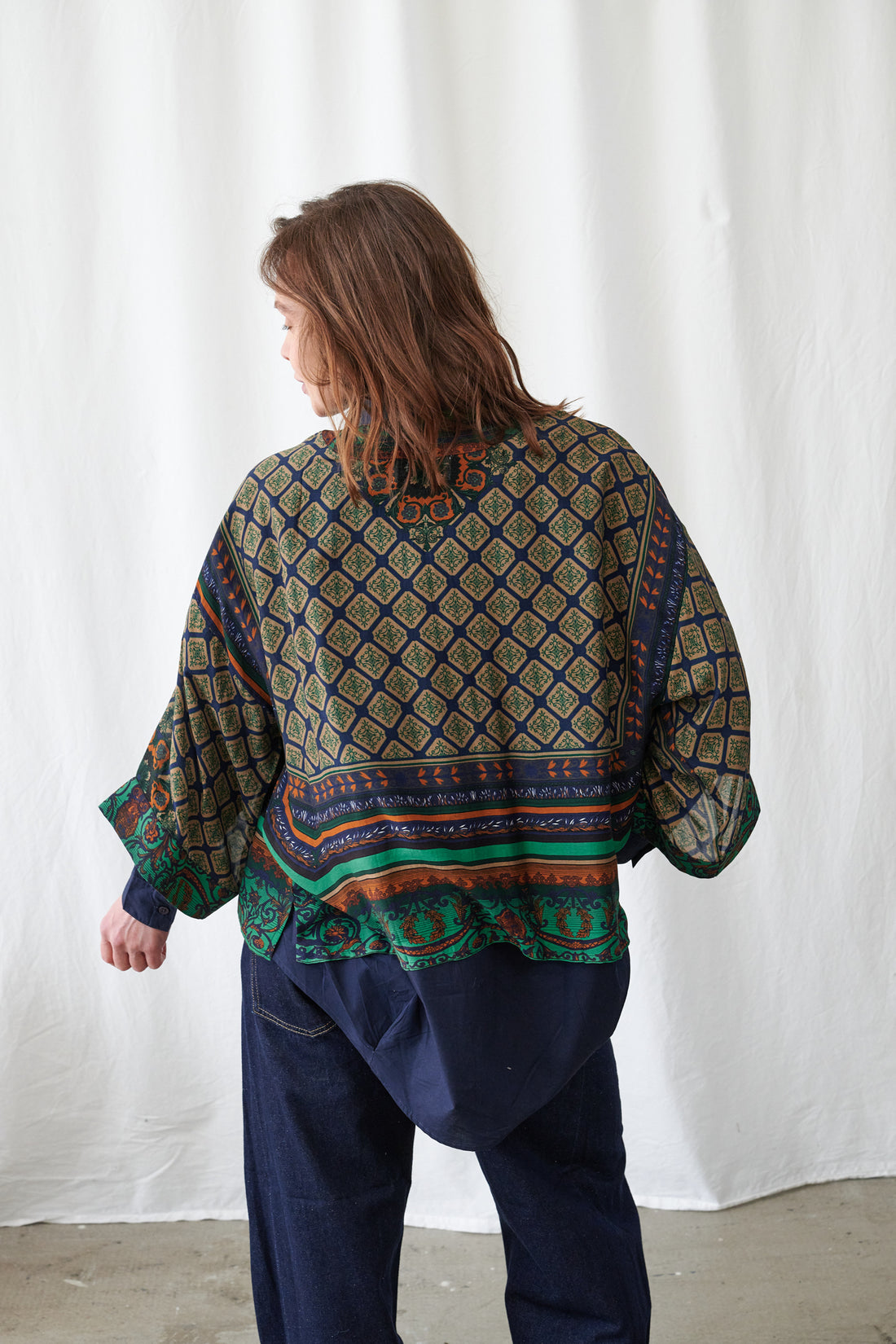 One Hundred Stars Lightweight Short Kimono in Emerald Amulet Print - KIMAMUEML