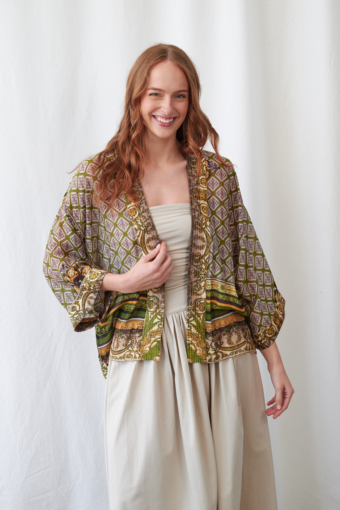 One Hundred Stars Lightweight Short Kimono in Green Amulet Print - KIMAMUGRN