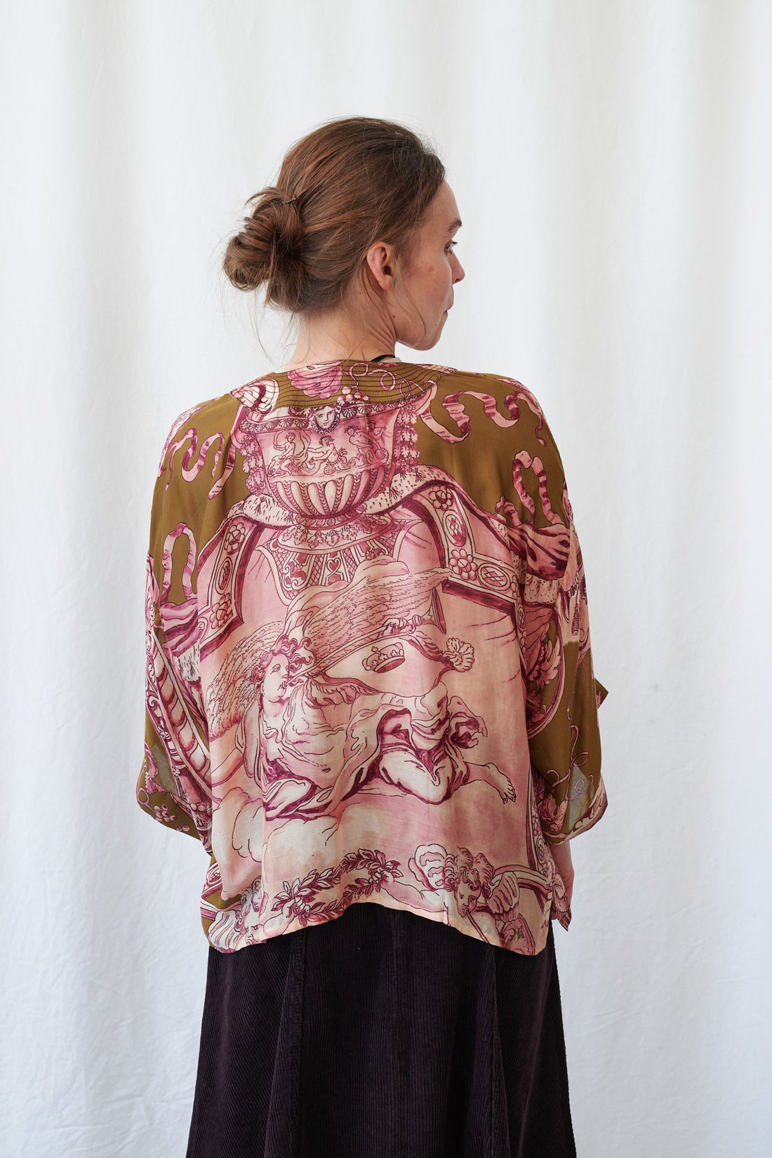 One Hundred Stars Lightweight Short Kimono in Angels Olive Print - KIMANGOLI