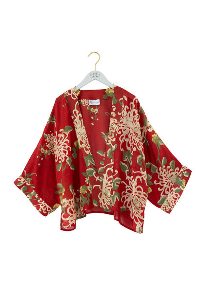 Short Kimono in Chrysanthemum Red Print One Hundred Stars - KIMCHRRED