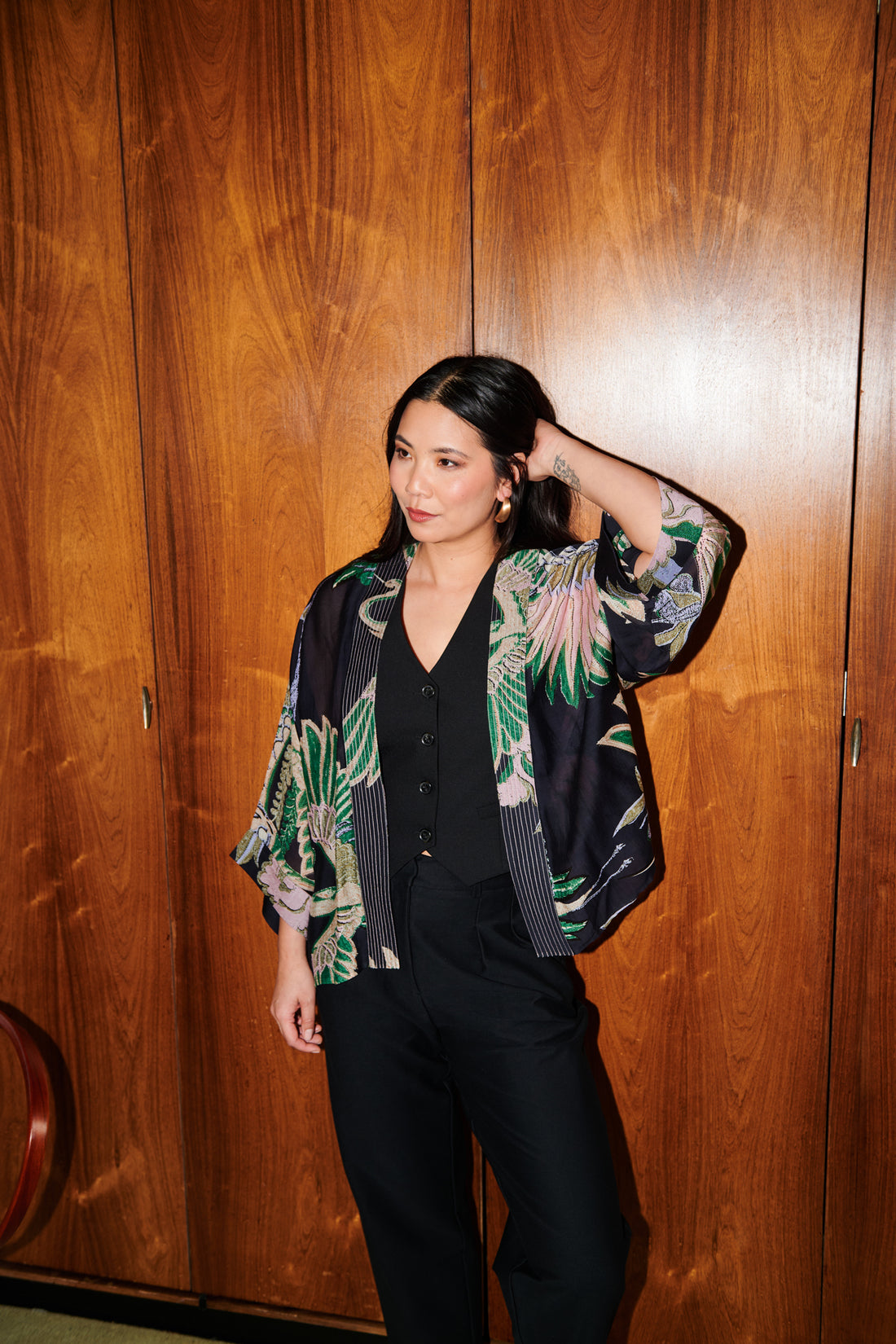 One Hundred Stars Print Short Kimono Jacket in Emerald Crane Print - KIMCRAEML