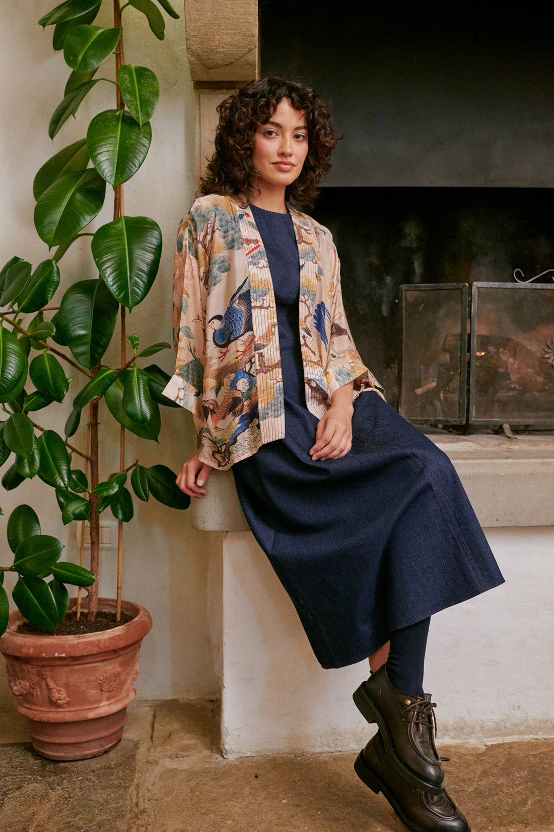 One Hundred Stars Lightweight Short Kimono in Hummingbird Nude Print - KIMHUMNUD