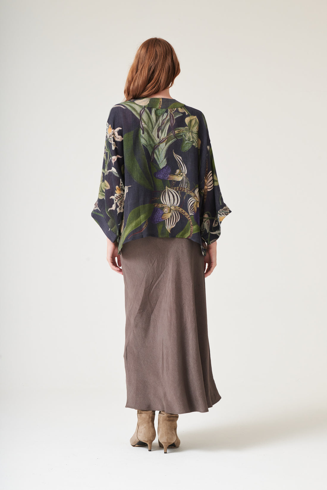 WOOL Short Kimono in Black Orchid Print - WKMORCBLK