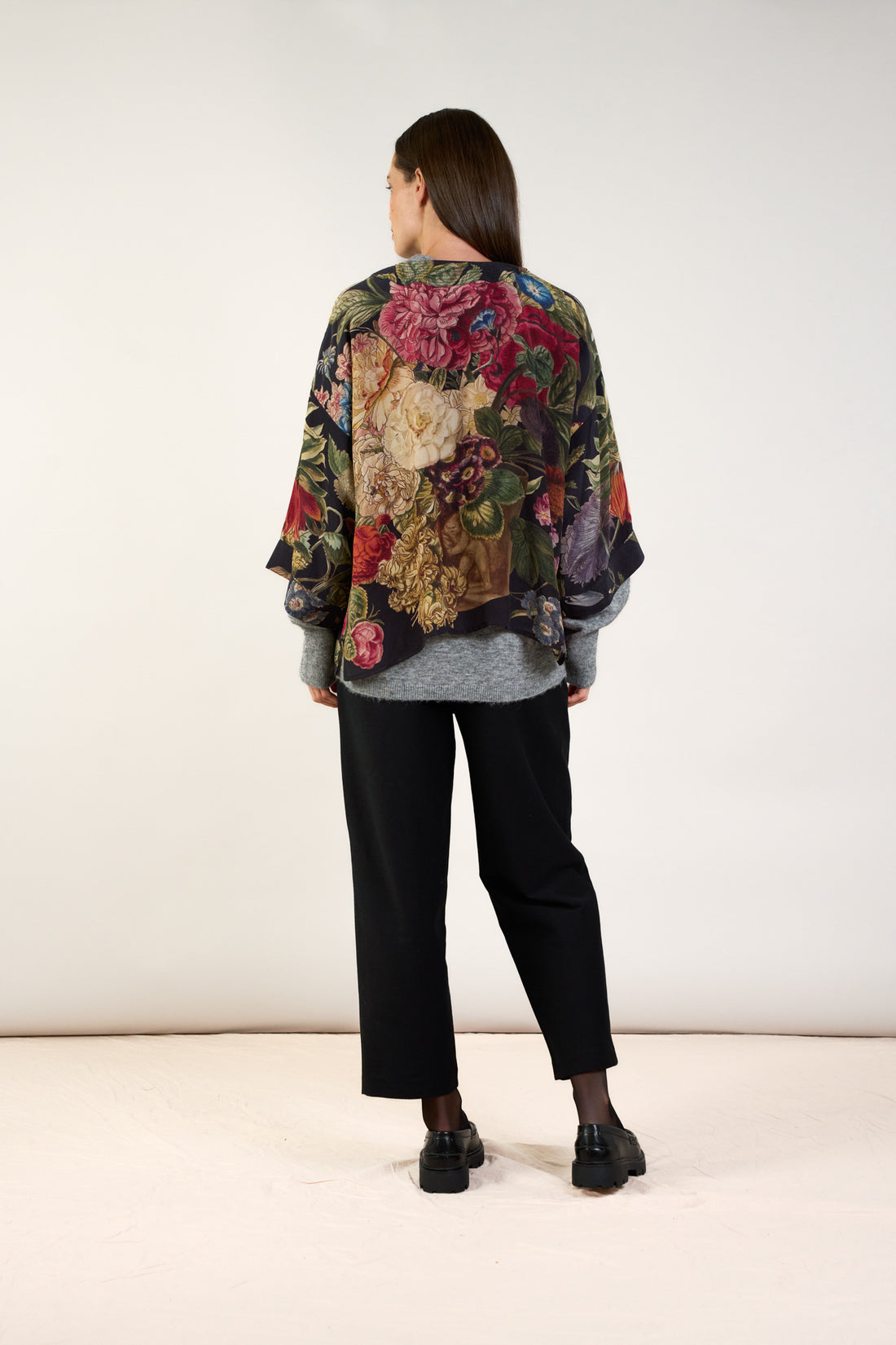 Black Primula Short Kimono in Crepe from The Black Collection by One Hundred Stars - CKMPRIBLK