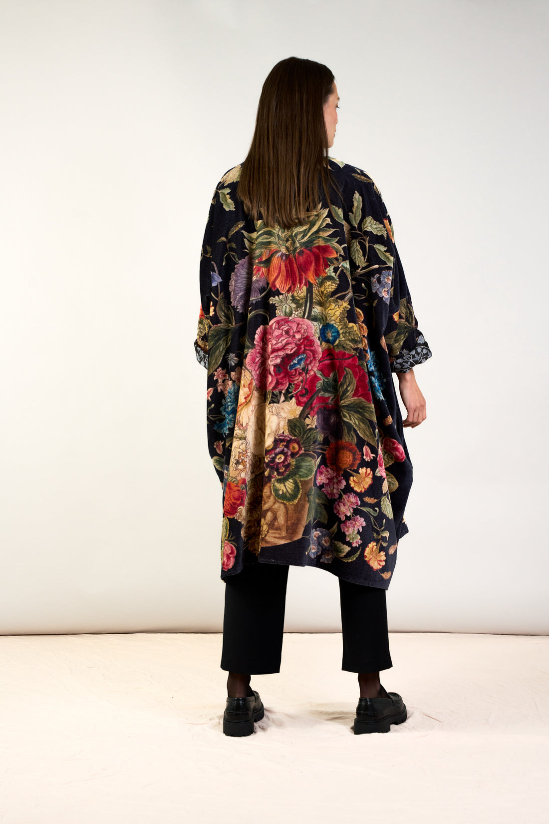 Velvet Grande Pocket Kimono in Black Primula Print - VGRPRITBL