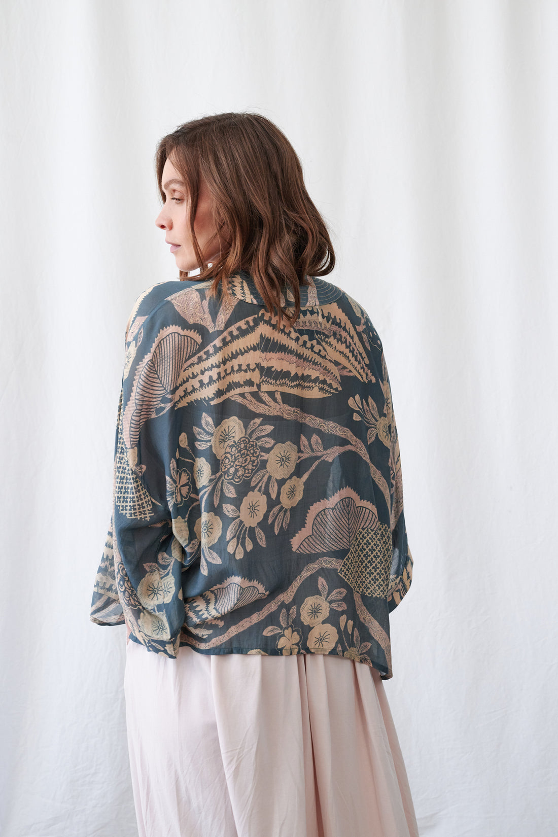 One Hundred Stars Lightweight Short Kimono in Rosa Blue Print - KIMROSBLU
