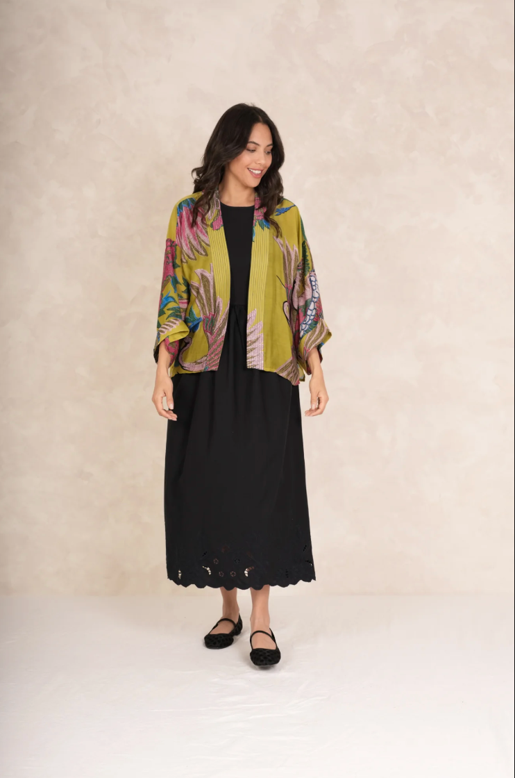 One Hundred Stars Short Lightweight Kimono in Olive Green Crane Print - KIMCRAOLI