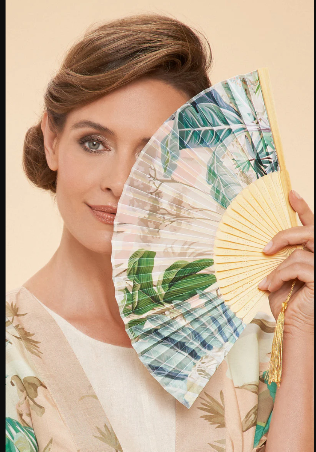 Satin Fan in Coconut Oasis Print