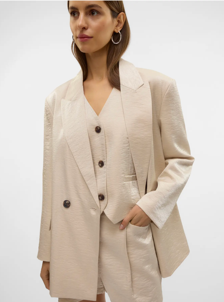 LIANA Shiny Oversized Boyfriend Blazer in Oatmeal